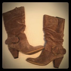 Suede heeled boots